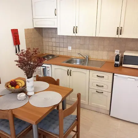 Kipos Apartmán *